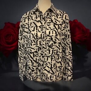 STREETWEAR SOCIETY BLACK & WHITE LETTER PRINT LONG SLEEVE COLLARD BLOUSE/ Size S
